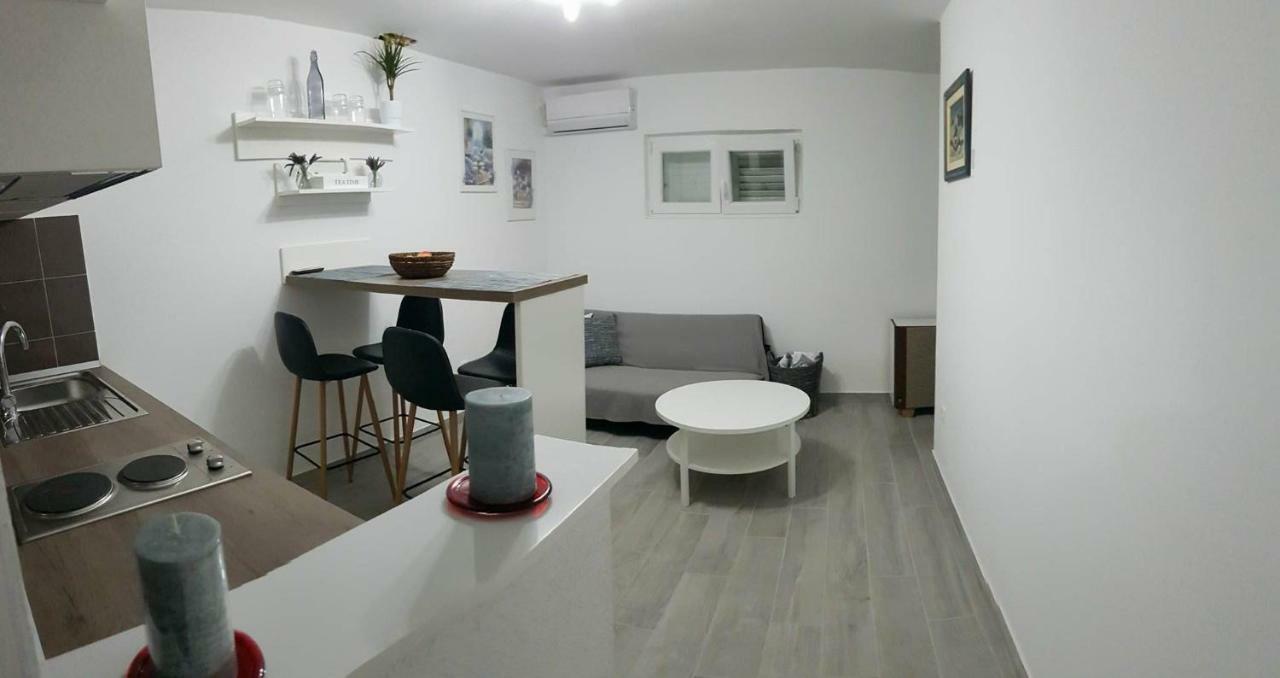Anamarija Apartment กอร์จูลา ภายนอก รูปภาพ